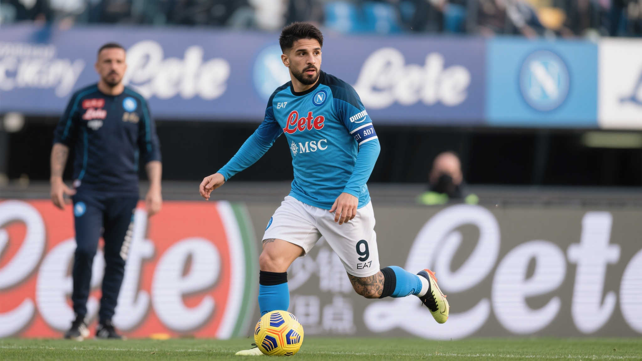 回顾这位阿根廷中场加盟那不勒斯之路，他凭借敏锐的大